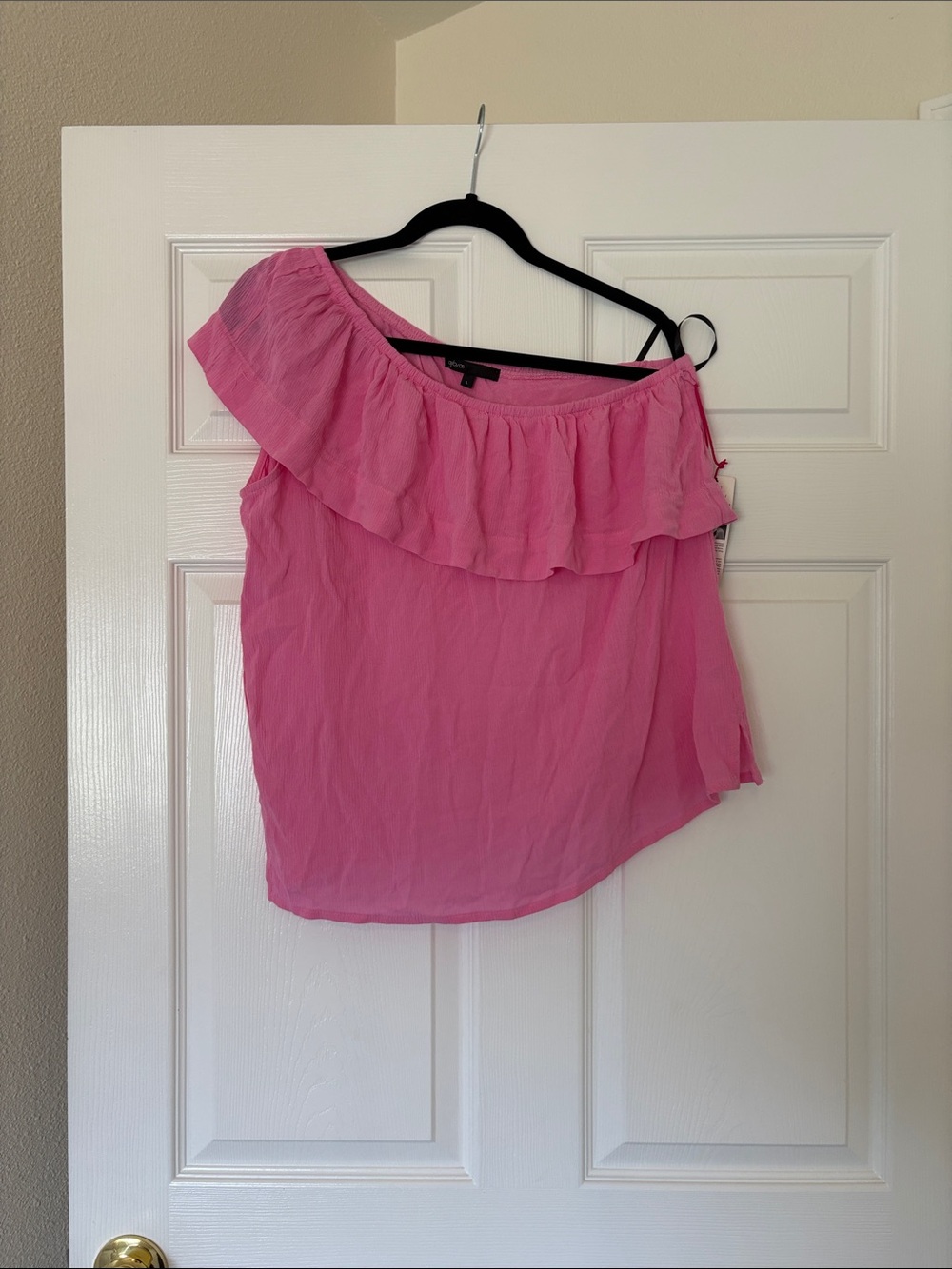 Gibson One-Shoulder Ruffle Top in Bright Pink